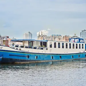 2* Hotel Hotelboat Fleur